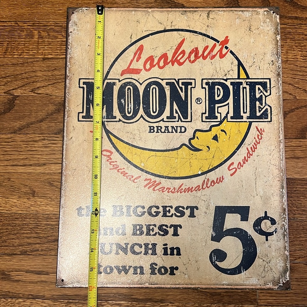 VINTAGE MOON PIE TIN SIGN - Picture 9 of 10